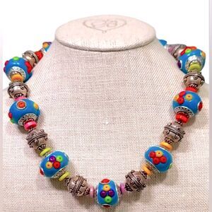 Boho beaded multicolor with magnetic closure necklace… Chunky and Cute!! VINTAGE